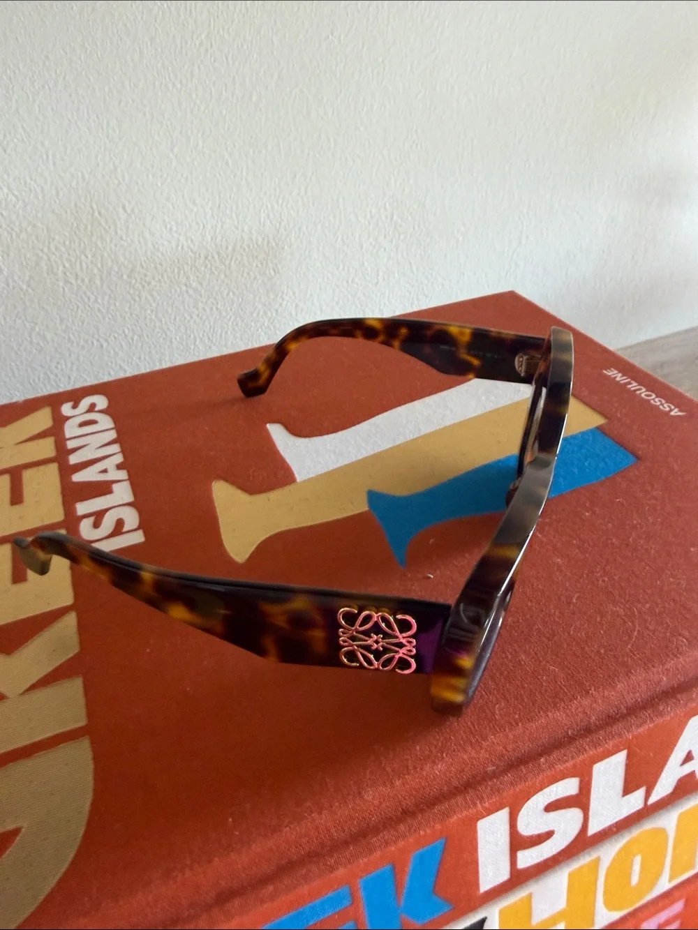 Loewe Tortoiseshell Cat-Eye Sunglasses - Brown NEW